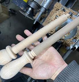 How to Make Threads By a CNC Wood Threading Machine?
